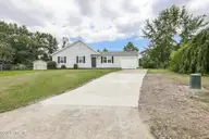 1011 Ridgecrest Lane, Jacksonville, NC 28546 — 3-bedroom home in Deerfield, Jacksonville, NC, photo 3 of 27