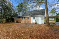 806 Smallwood Drive, Jacksonville, NC 28540 — 4-bedroom home in Northwoods Park, Jacksonville, NC, photo 4 of 49