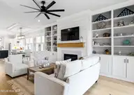 1028 Mariners View Way, Castle Hayne, NC 28429 — 3-bedroom waterfront townhome in River Bluffs, Castle Hayne, NC, photo 16 of 47: 1028 Mariners View Way MLS-13