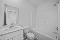 18 E Pioneer Way 74, Hampstead, NC 28443 — 3-bedroom home in Brookfield Branch, Hampstead, NC, photo 24 of 34: 20_bathroom