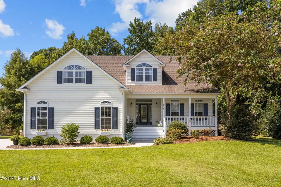 308 Duck Haven, Swansboro, NC 28584 — 3-bedroom waterfront home in Bluewater Cove, Swansboro, NC, photo 1 of 55: 1-web-or-mls-1S3A9730