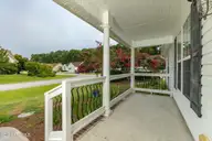 301 Ransom Brook Court, Beaufort, NC 28516 — 3-bedroom home in Eastman Creek, Beaufort, NC, photo 7 of 40: 5-web-or-mls-chadwick-visuals-301-ransom