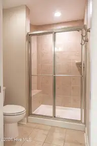 117 W Chelsea Court, Southern Pines, NC 28387 — 3-bedroom condo in Mid South Club, Southern Pines, NC, photo 20 of 43: Master Shower