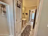 2807 Arendell Street, Morehead City, NC 28557 — 2-bedroom waterfront home in Morehead Bluffs, Morehead City, NC, photo 15 of 69: Bath
