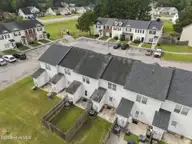 404 Timberlake Trail, Jacksonville, NC 28546 — 2-bedroom townhome in Brynn Marr, Jacksonville, NC, photo 4 of 49: 4-web-or-mls-404 Timberlake Trl 4