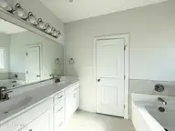 2004 Bluewater Boulevard, New Bern, NC 28562 — 3-bedroom home in Bluewater Rise, New Bern, NC, photo 16 of 29: IMG_4933