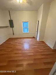 317 Queen Street, Wilmington, NC 28401 — 2-bedroom home in Dawson-Castle Street, Wilmington, NC, photo 4 of 14