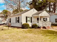 900 Tuscarora Avenue, Elizabeth City, NC 27909 — 2-bedroom home in Pine Grove, Elizabeth City, NC, photo 3 of 26: Front of house