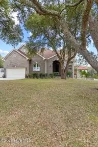 113 Harold Avenue, Swansboro, NC 28584 — 3-bedroom waterfront home in Hurst Harbor, Swansboro, NC, photo 6 of 68
