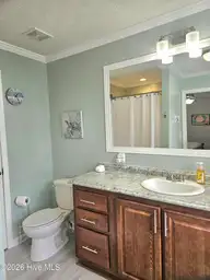 217 Dorcas Drive, Newport, NC 28570 — 2-bedroom manufactured home in Calvin Heights, Newport, NC, photo 16 of 37: bath12dorcas