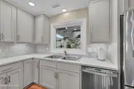 1921 Prestwick Lane, Wilmington, NC 28405 — 3-bedroom home in Landfall, Wilmington, NC, photo 14 of 42: 014_img_3845_163