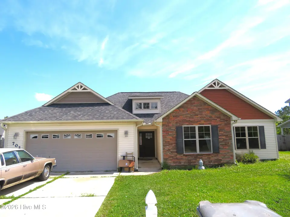 702 Ashley Meadow Lane, Jacksonville, NC 28546 — 3-bedroom home in Hunters Creek, Jacksonville, NC, photo 1 of 50: IMG_1307