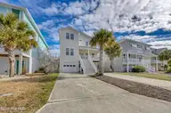 734 Cutter Court, Kure Beach, NC 28449 — 4-bedroom home in Kure Estates, Kure Beach, NC, photo 4 of 68: 004_img_9041_923