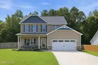 203 Russell Farm Drive, Hubert, NC 28539 — 3-bedroom home in Russell Farm, Hubert, NC, photo 6 of 48