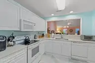 300 Sunset Oaks Lane 4, Sunset Beach, NC 28468 — 3-bedroom townhome in Sunset Oaks Garden Homes, Sunset Beach, NC, photo 12 of 44: Kitchen
