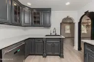 107 Boatswain Drive, New Bern, NC 28562 — 5-bedroom waterfront home in River Bend, New Bern, NC, photo 22 of 71: Kitchen
