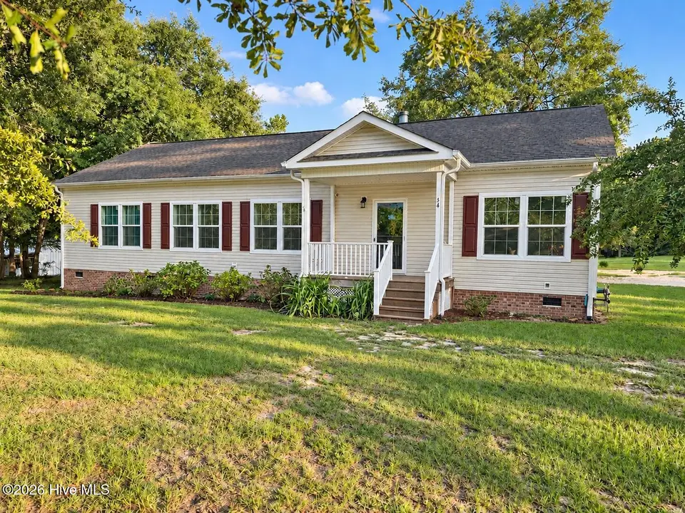 673 Pecan Road, Dudley, NC 28333 — 3-bedroom home, Dudley, NC, photo 1 of 13: Front