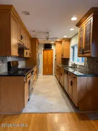 2830 Hydrangea Place, Wilmington, NC 28403 — 4-bedroom home in Oleander Extension, Wilmington, NC, photo 16 of 29: Kitchen