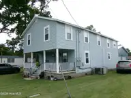 104 Salem Street, Morehead City, NC 28557 — 4-bedroom waterfront home in Morehead Bluffs, Morehead City, NC, photo 1 of 32: Subject