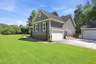 101 Balboa Court, New Bern, NC 28560 — 4-bedroom waterfront home in Neuse Harbour, New Bern, NC, photo 4 of 58: 4-web-or-mls-0C0A6754