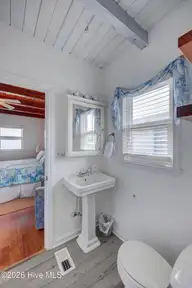515 W Beach Drive, Oak Island, NC 28465 — 4-bedroom waterfront home, Oak Island, NC, photo 15 of 23: 515WBeachDrive-44
