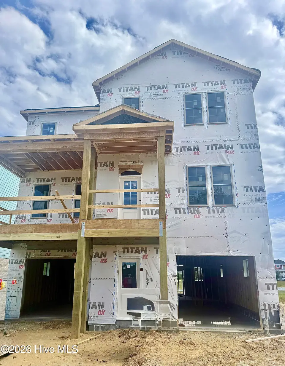 105 Marshland Circle, Newport, NC 28570 — 4-bedroom home in Cannonsgate, Newport, NC, photo 1 of 16: 105 Marshland Exterior