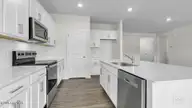 3069 Platinum Circle, West End, NC 27376 — 4-bedroom home in Gretchen Pines, West End, NC, photo 4 of 32: Kitchen