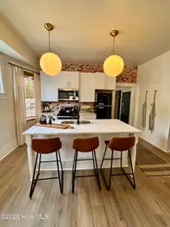 906 Dock Street, Wilmington, NC 28401 — 2-bedroom home in Downtown, Wilmington, NC, photo 16 of 33: IMG_7564