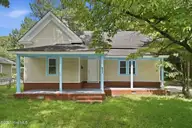 211 E Williamson Street, Mount Olive, NC 28365 — 3-bedroom home, Mount Olive, NC, photo 5 of 39: 35-web-or-mls-DSC06902