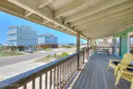 922 E Beach Drive, Oak Island, NC 28465 — 4-bedroom home, Oak Island, NC, photo 9 of 32