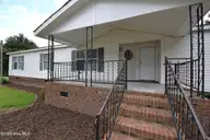 220 Main Street, Grifton, NC 28530 — 4-bedroom manufactured home, Grifton, NC, photo 2 of 24: DSC_7370