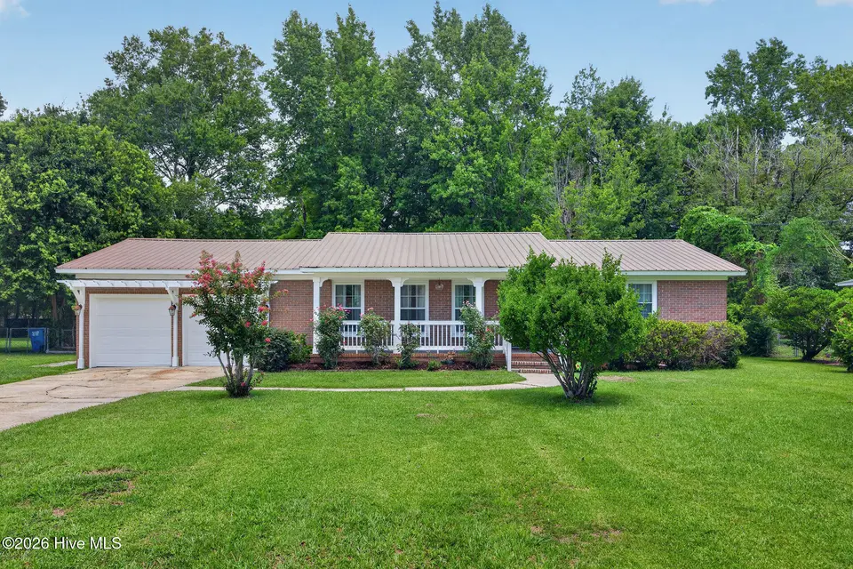 313 Early Drive, Wilmington, NC 28412 — 3-bedroom home in Pine Valley Estates, Wilmington, NC, photo 1 of 42