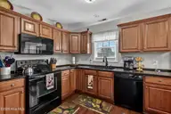 107 Brookhaven Drive, Richlands, NC 28574 — 3-bedroom home in Brookhaven, Richlands, NC, photo 11 of 34