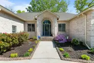 220 Shoreline Drive, New Bern, NC 28562 — 4-bedroom waterfront home in River Bend, New Bern, NC, photo 10 of 70: tempImageOYx9Zl