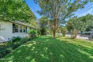 519 Oak Lane, Jacksonville, NC 28540 — 3-bedroom home in Northwoods, Jacksonville, NC, photo 4 of 77: 20260924232247354281000000-o.jpg