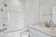 2193 Star Shower Way, Leland, NC 28451 — 4-bedroom townhome in Grand Park, Leland, NC, photo 23 of 50: Guest suite Bath