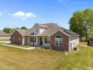 200 E Howard Drive, Jacksonville, NC 28540 — 4-bedroom home in River Bluff, Jacksonville, NC, photo 2 of 55: Main entry 2