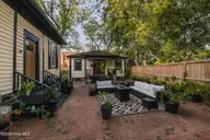 615 New Street, New Bern, NC 28560 — 3-bedroom home in New Bern Downtown Historic, New Bern, NC, photo 3 of 70: Bonci_RealEstatePhotos_SamanthaMilligan_