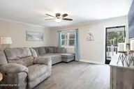 122 Purdie Drive, Emerald Isle, NC 28594 — 3-bedroom home in Oakland Hills, Emerald Isle, NC, photo 5 of 22: Ocean Moon Cottage 006