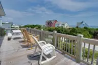 6820 Ocean Drive, Emerald Isle, NC 28594 — 3-bedroom waterfront home in Columbus Square, Emerald Isle, NC, photo 11 of 39: 6820 Ocean Drive