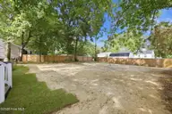 910 Simmons Street, New Bern, NC 28560 — 2-bedroom home, New Bern, NC, photo 20 of 26: 22-web-or-mls-0C0A5129