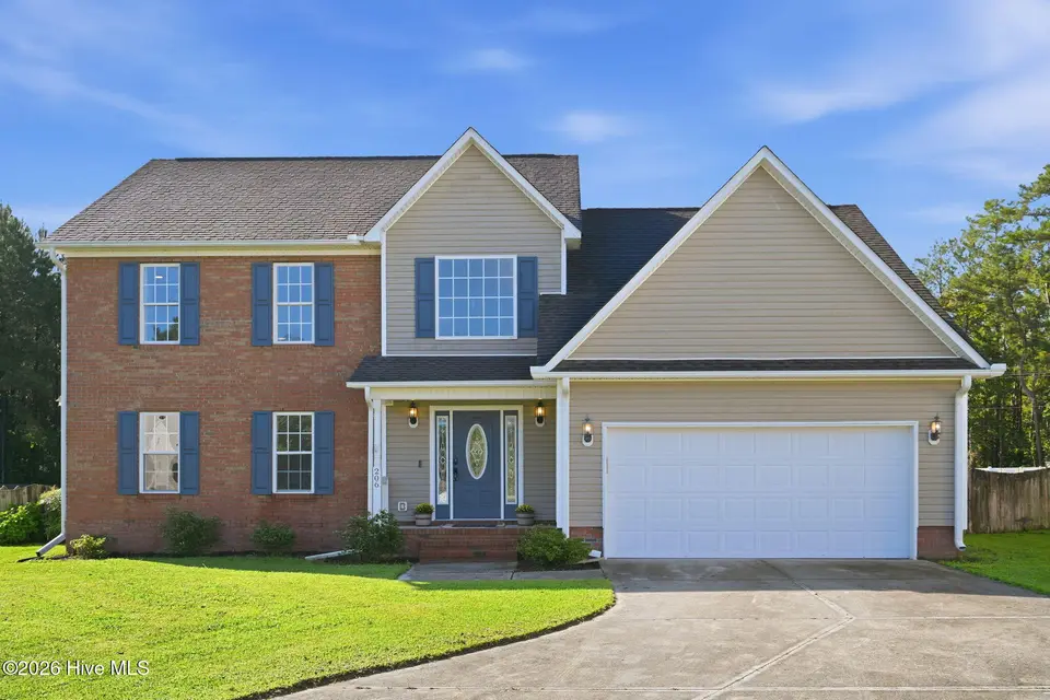 206 Honey Court E, Jacksonville, NC 28540 — 3-bedroom home in Thompson Farms, Jacksonville, NC, photo 1 of 54