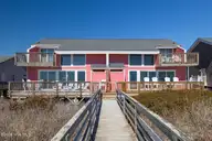 1509 Ocean Drive West, Emerald Isle, NC 28594 — 4-bedroom waterfront townhome in Emerald Isle By The Sea, Emerald Isle, NC, photo 24 of 26: 2 Seas the Day West 040
