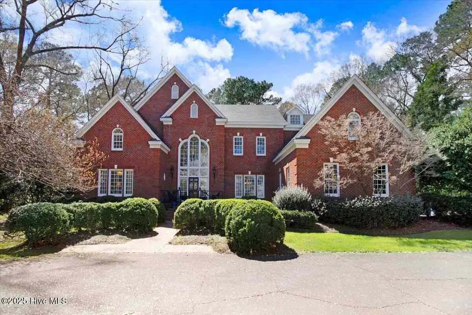 618 Lake Shore Drive, Goldsboro, NC 27534 — 4-bedroom home in Village of Walnut Creek, Goldsboro, NC, photo 1 of 58: FRONT