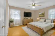 609 Edgehill Road, Trent Woods, NC 28562 — 3-bedroom home in Wilson Creek Heights, Trent Woods, NC, photo 4 of 48: Owners Bedroom