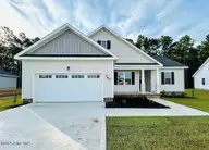 813 Hidden Bridge Drive, Jacksonville, NC 28546 — 4-bedroom home in Towne Pointe, Jacksonville, NC, photo 1 of 62: IMG-1288-jpg