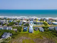 1135 S Topsail Drive, Surf City, NC 28445 — 4-bedroom waterfront home in Horse Hammock, Surf City, NC, photo 4 of 68: 1135STopsail_00066