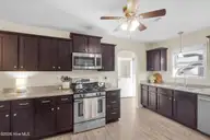 314 Bungalow Drive, New Bern, NC 28562 — 3-bedroom home in Craeberne Forest, New Bern, NC, photo 11 of 41: 314 Bungalow Drive