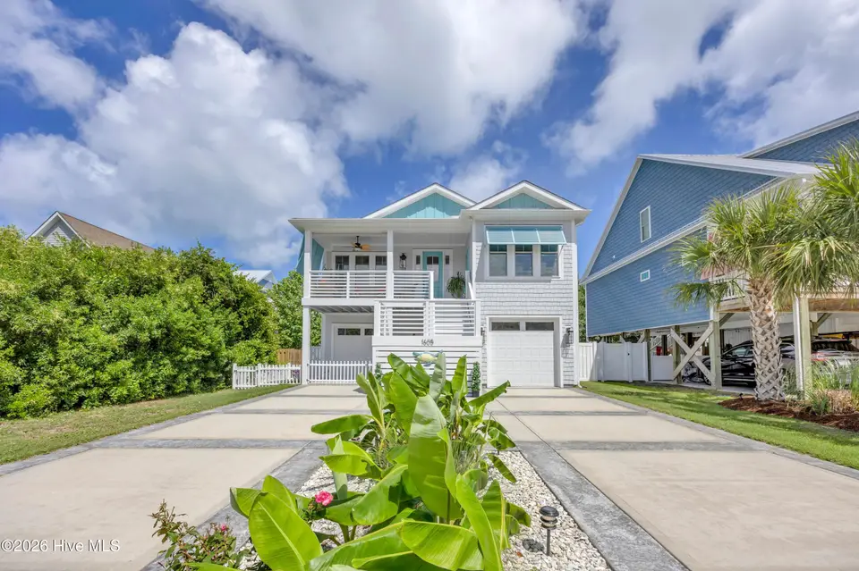 1605 Spot Lane, Carolina Beach, NC 28428 — 4-bedroom home in Wilmington Beach, Carolina Beach, NC, photo 1 of 44: 002_img_0719_247