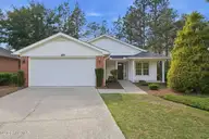 680 Pinehurst Trace Drive, Pinehurst, NC 28374 — 3-bedroom townhome in Pinehurst Trace, Pinehurst, NC, photo 2 of 42: 1-web-or-mls-DSC08021